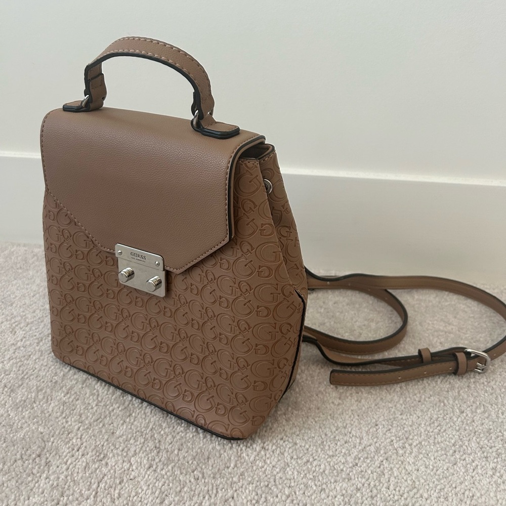 GUESS leather backpack - Picture 3 of 3